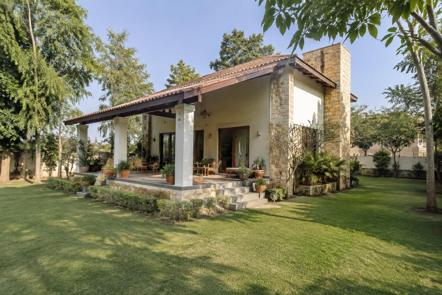 1.5 Kanal 4 BHK Farmhouse for Sale in Sector 35, Chandigarh in Sector 35